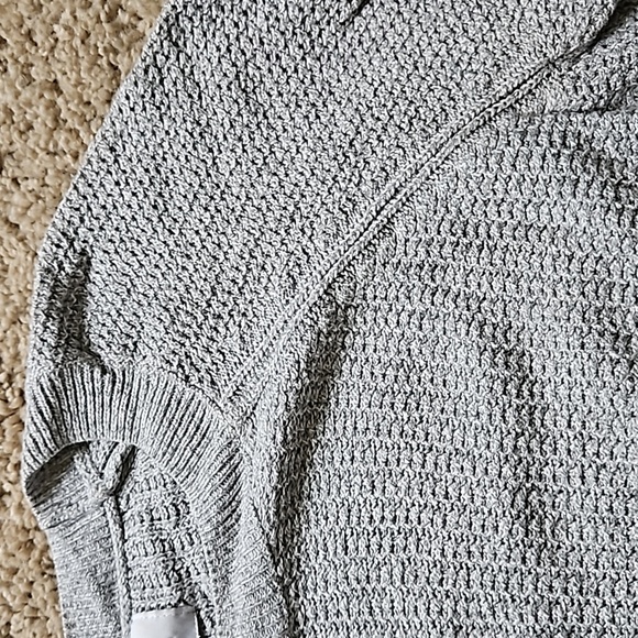 Old Navy gray knit sweater, size M - Picture 2 of 6